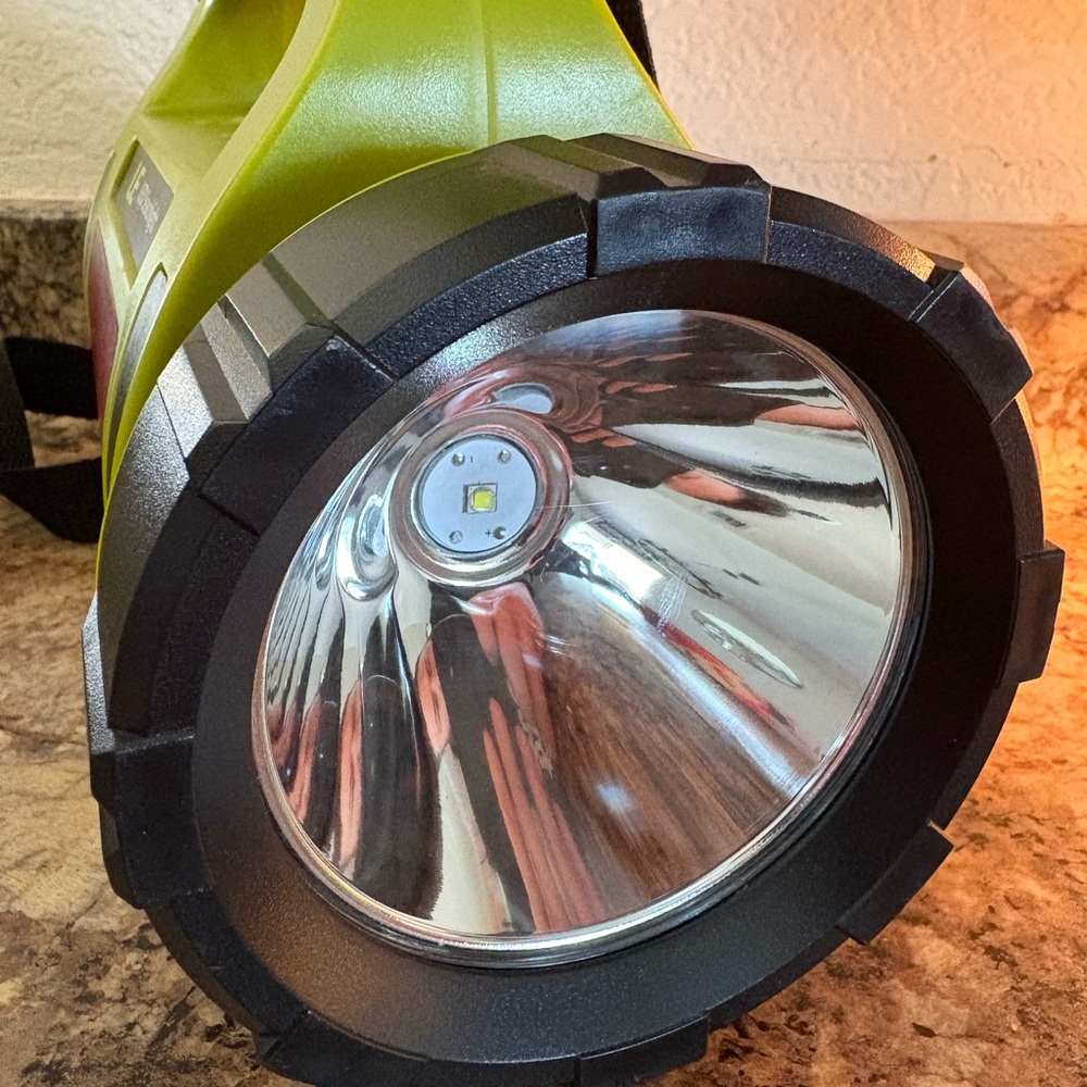 LED Search-light Flashlight Set - Picture 7 of 8